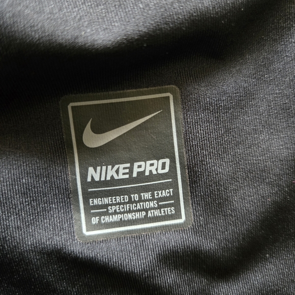 Nike pro compression shirt - Picture 3 of 3
